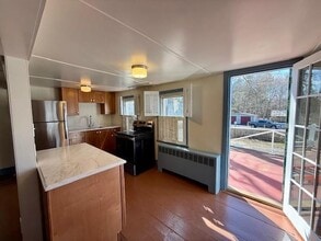12 Center St in Rhinebeck, NY - Building Photo - Building Photo