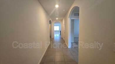 9269 Watolla Dr in Thonotosassa, FL - Building Photo - Building Photo