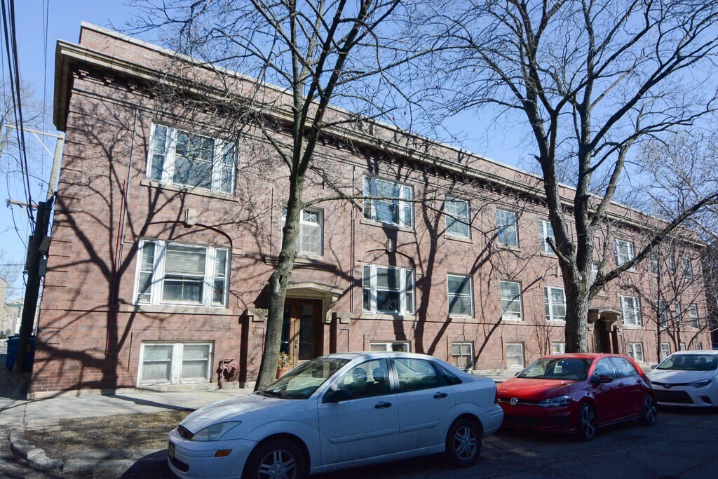 1408 W Rosemont Ave in Chicago, IL - Building Photo