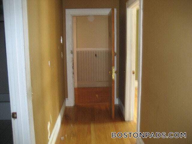 35 Brookline St, Unit 8 in Cambridge, MA - Foto de edificio - Building Photo