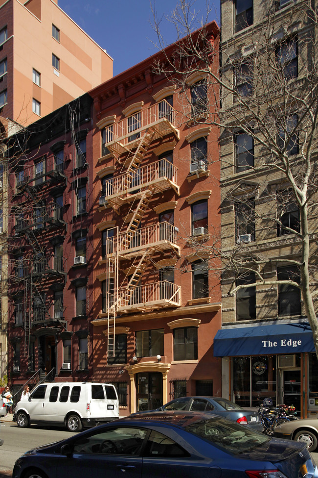 89 E 3rd St in New York, NY - Foto de edificio - Building Photo