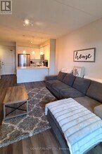 610-610 Farmstead Dr in Milton, ON - Building Photo - Building Photo