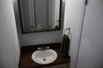 13561 Red Fern Ln in Dallas, TX - Foto de edificio - Building Photo