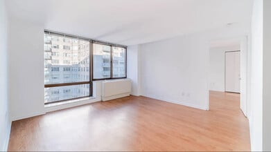 524 9th Ave in New York, NY - Building Photo - Building Photo