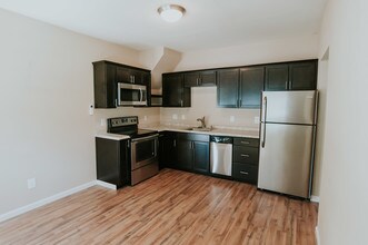 1901 Douglas St in Forest Grove, OR - Building Photo - Building Photo