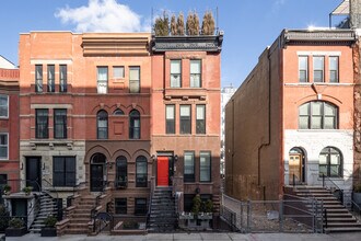 315 W 112th St in New York, NY - Building Photo - Building Photo
