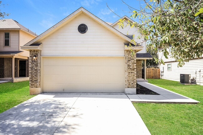 8931 Ashley Wilkes in San Antonio, TX - Foto de edificio - Building Photo