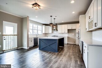 6215 2nd Ave in Elkridge, MD - Building Photo - Building Photo