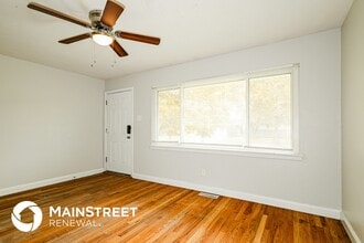 725 Bellarmine Ln in Florissant, MO - Building Photo - Building Photo