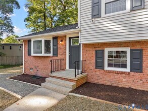 10303 Edgebrook Ct in Richmond, VA - Building Photo - Building Photo