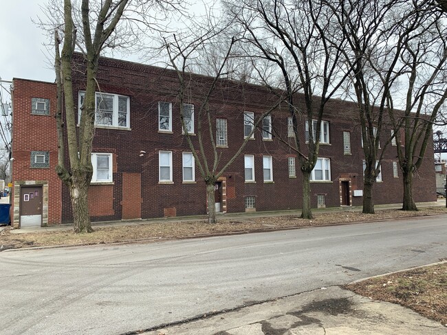 3505 E 96th St in Chicago, IL - Foto de edificio - Building Photo