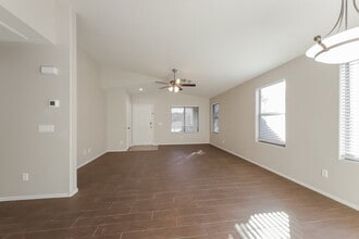 8028 S 48th Ln in Phoenix, AZ - Building Photo - Building Photo