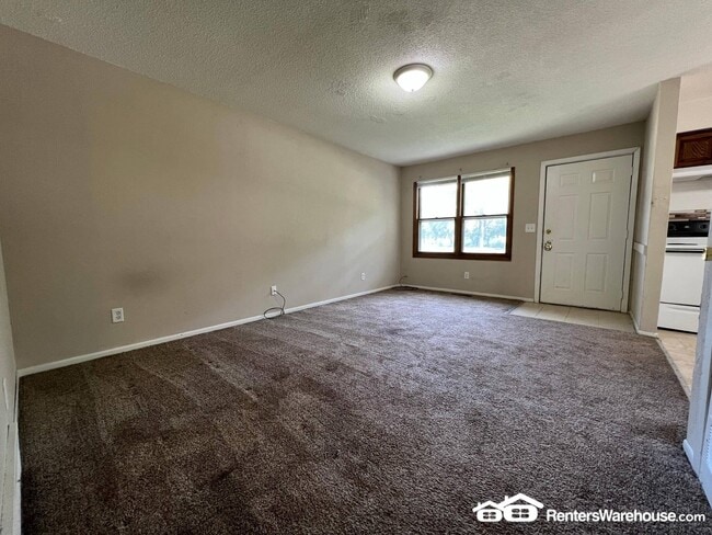 910 E Railroad Ave in Des Moines, IA - Building Photo - Building Photo