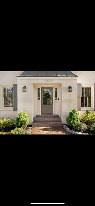 8081 Ridgetown Ln in Germantown, TN - Foto de edificio