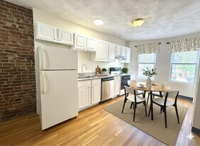 838 Huntington Ave, Unit 1 in Boston, MA - Building Photo