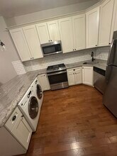 12 Chelsea St, Unit 2 in Boston, MA - Foto de edificio - Building Photo