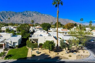 6071 Hazeltine Plaza in Palm Springs, CA - Building Photo - Building Photo