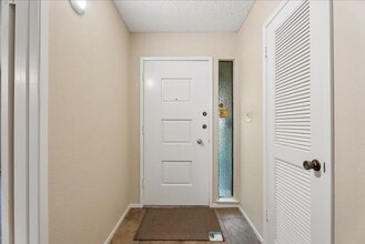 2491-2491 American River Dr in Sacramento, CA - Building Photo - Building Photo