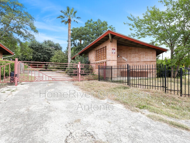 property at 103 E Skyview Dr