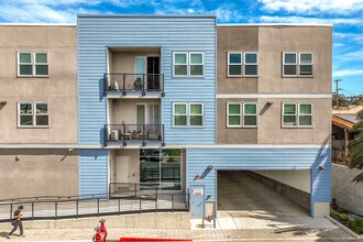 Beacon Villa in Pittsburg, CA - Foto de edificio - Building Photo