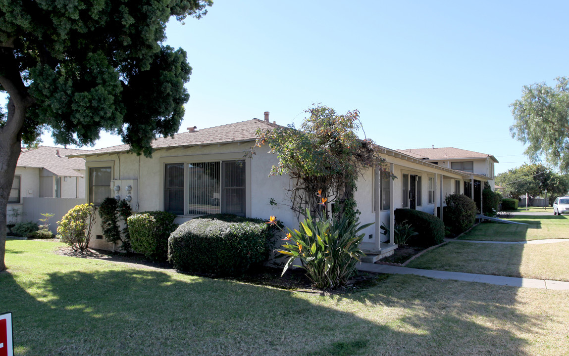 Vista Square in Chula Vista, CA - Building Photo