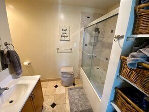 5309 L St in Sacramento, CA - Building Photo - Building Photo