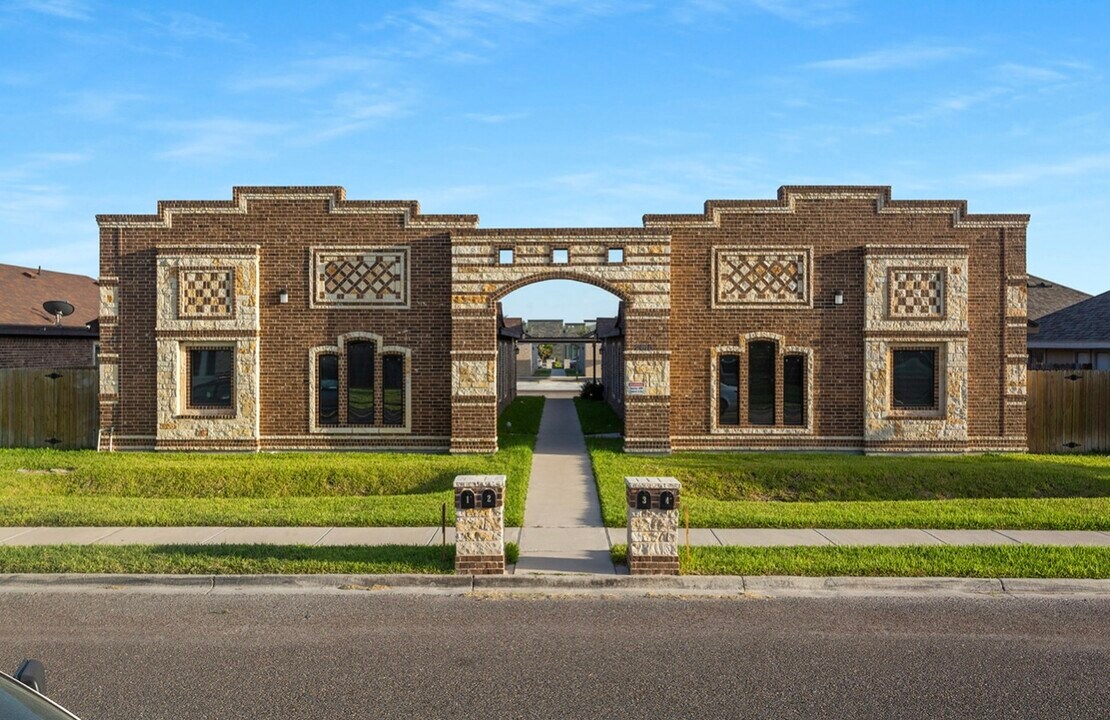 2616 Larkspur Ave, Unit 2BR-2BA Fully Furnished in Edinburg, TX - Foto de edificio