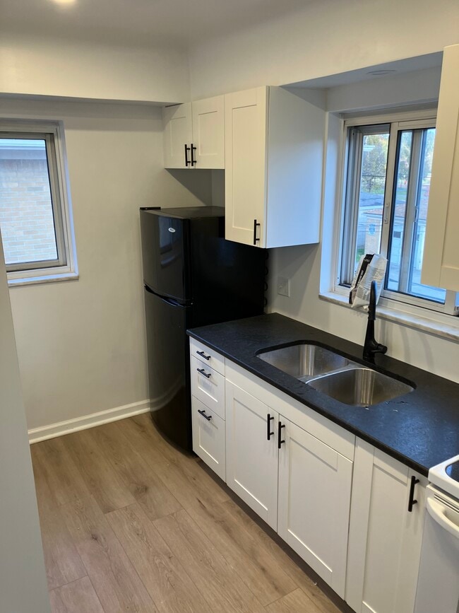 3445 Beverly Dr, Unit 3 in Toledo, OH - Building Photo - Building Photo