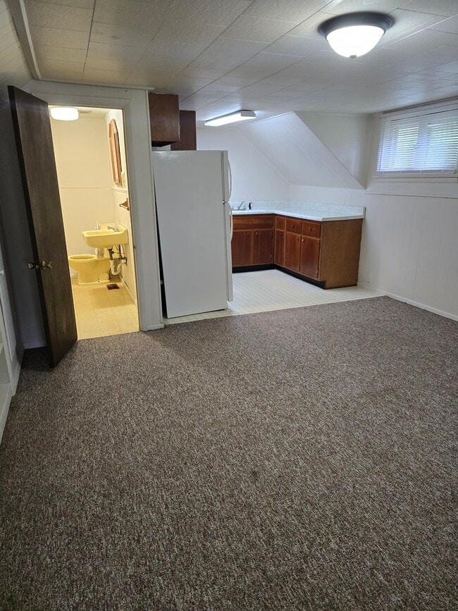 712 S Brittain Ave, Unit #2 in Muncie, IN - Building Photo - Building Photo