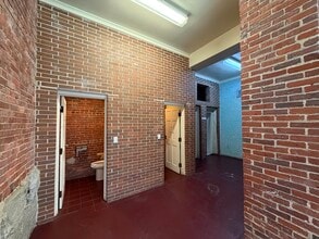 48 Forest St in Medford, MA - Foto de edificio - Building Photo