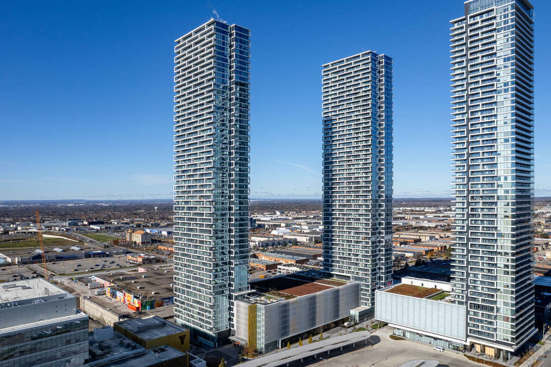 Transit City Condos in Vaughan, ON - Building Photo