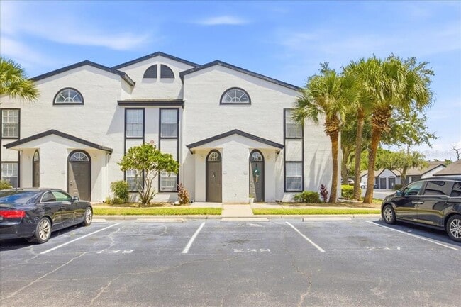 1612 Columbia Arms Cir