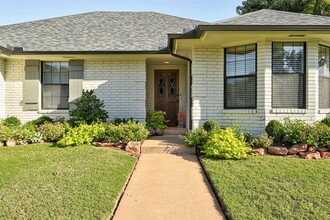 2313 Santa Fe Terrace in Edmond, OK - Building Photo - Building Photo