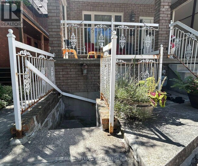 property at 152 Bartlett Ave