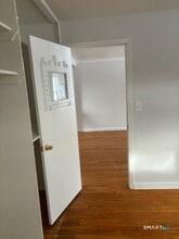 34 Arrowhead Way in Woodbury, CT - Foto de edificio - Building Photo