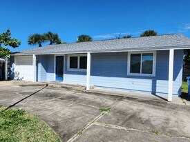 4513 Saxon Dr in New Smyrna Beach, FL - Building Photo