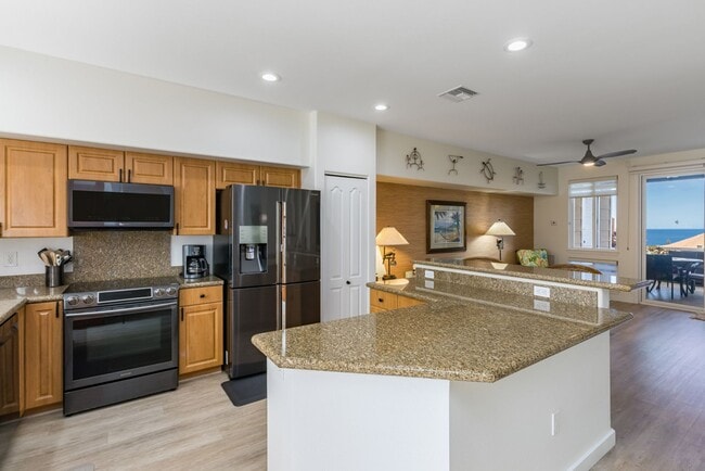 75-6060-6060 Kuakini Hwy in Kailua Kona, HI - Building Photo - Building Photo