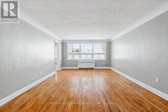 145 North Service Rd E in Oakville, ON - Building Photo - Building Photo