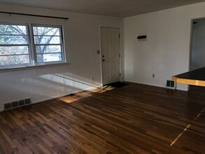 1010 NW Fisk St, Unit Upper in Pullman, WA - Building Photo - Building Photo