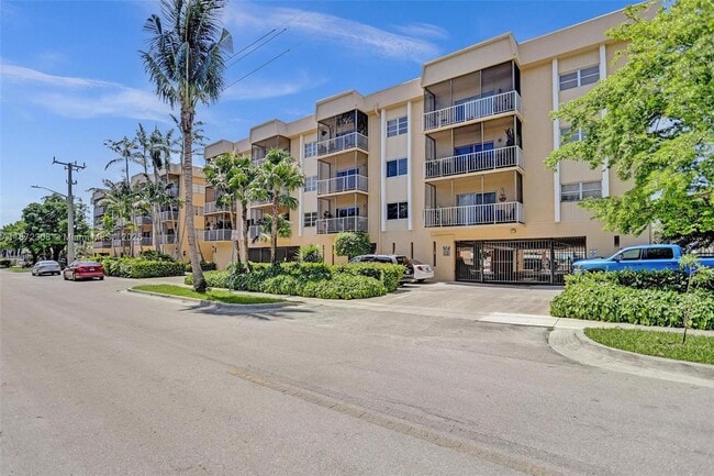 2640 NE 135th St in North Miami, FL - Building Photo - Building Photo