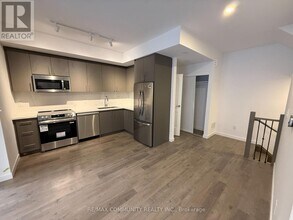 117 Marydale Ave in Markham, ON - Building Photo - Building Photo