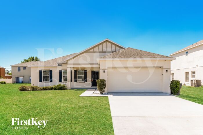 751 James Ct in Poinciana, FL - Building Photo