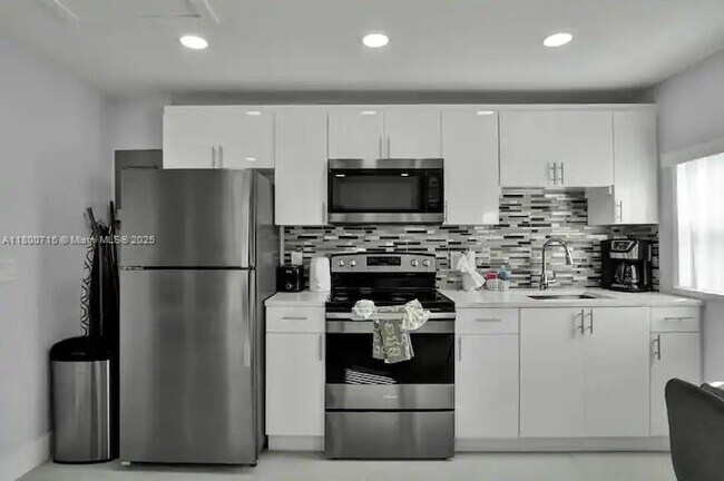 5 Eastview Ave in Delray Beach, FL - Building Photo - Building Photo