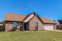 9096 Triple Crown Loop E in Southaven, MS - Foto de edificio - Building Photo