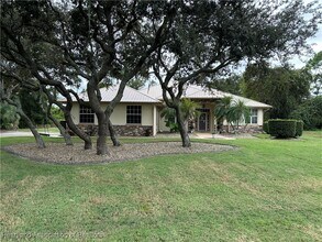 4536 Darnell Dr in Sebring, FL - Building Photo - Building Photo