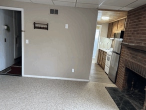 834 S Walnut St, Unit 834R S. Walnut in Springfield, IL - Foto de edificio - Building Photo