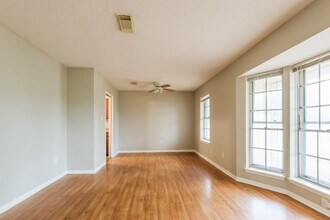 200 Montrose Cir in Conroe, TX - Building Photo - Building Photo