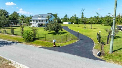 7211 Bay Crest Rd in Southport, FL - Building Photo - Building Photo