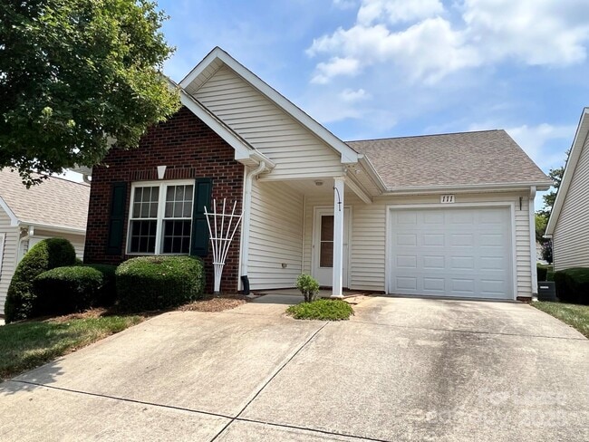 111 Bevington Way in Mooresville, NC - Foto de edificio - Building Photo