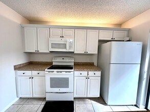 193 Charter Way in West Palm Beach, FL - Building Photo - Building Photo